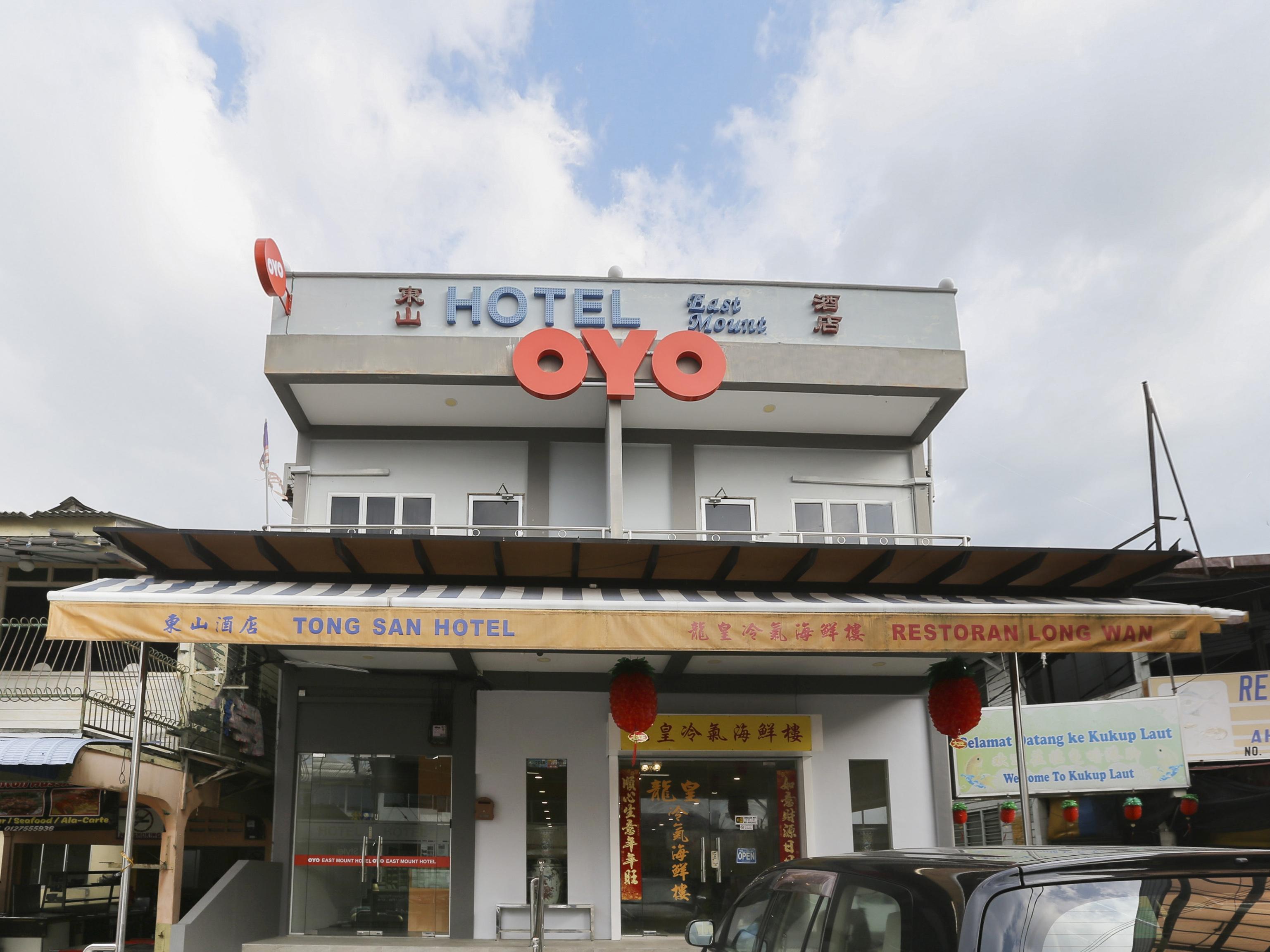 Oyo 89915 East Mount Hotel Kukup Exterior foto