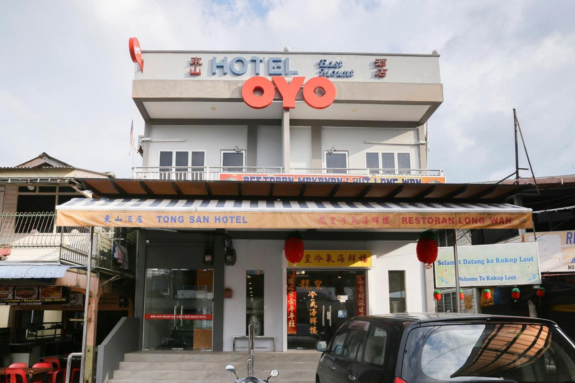 Oyo 89915 East Mount Hotel Kukup Exterior foto